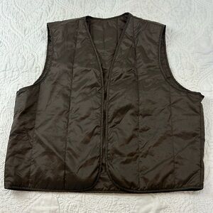 Mens lightweight quilted vest size large